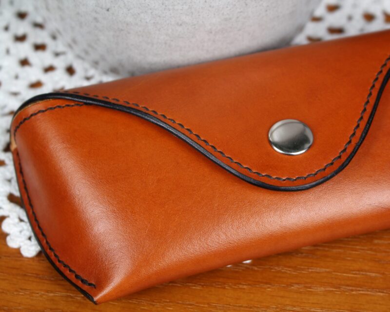 skorzane-etui-na-okulary-glasses-case-4.jpg skorzane-etui-na-okulary-glasses-case-4.jpg